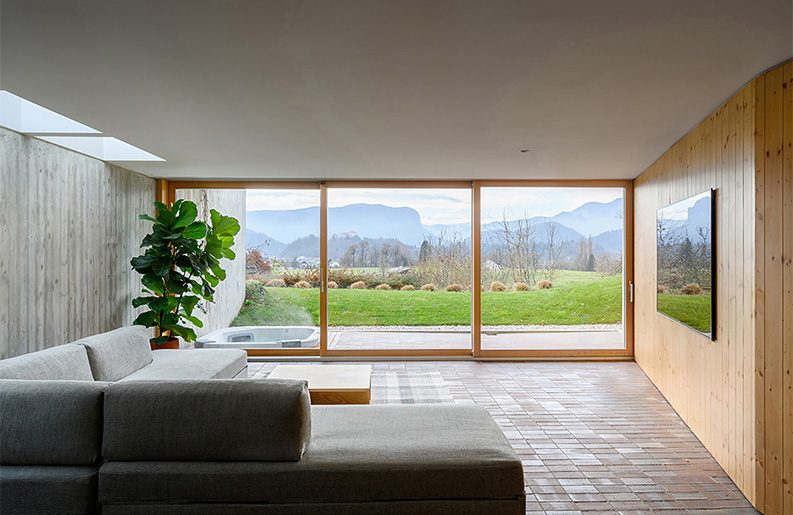 Casa Zasip by Miran Kambič