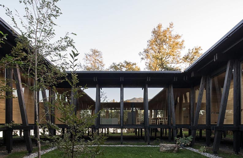 Casa con Patio, Catalina Poblete, Guillermo Hevia García, Nicolás Saieh