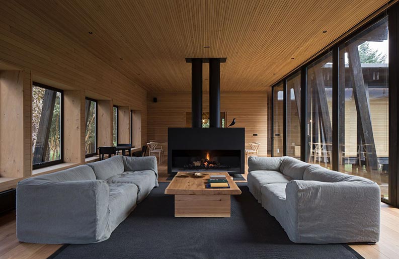 Casa con Patio, Catalina Poblete, Guillermo Hevia García, Nicolás Saieh