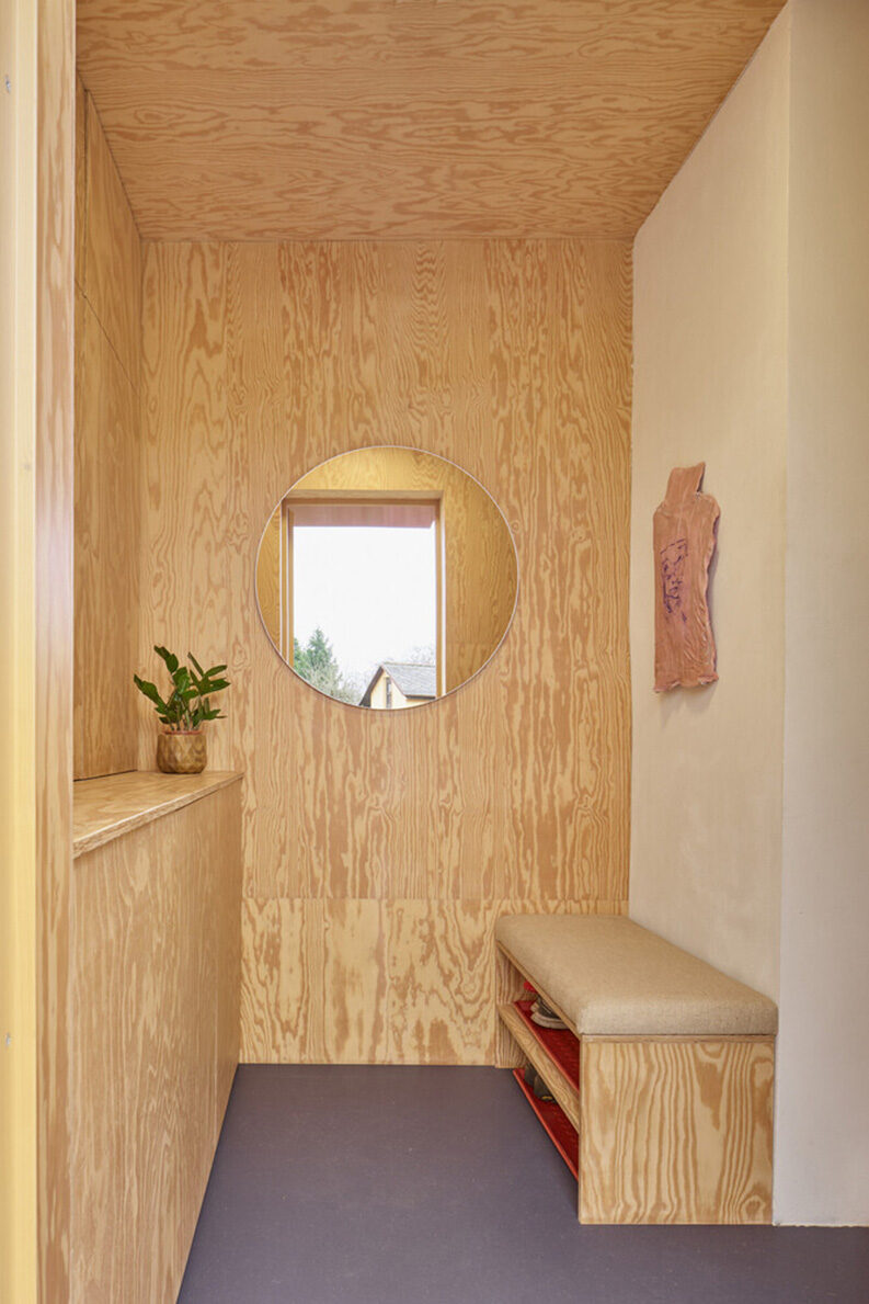 Casa con ampliación roja by Facha architekti