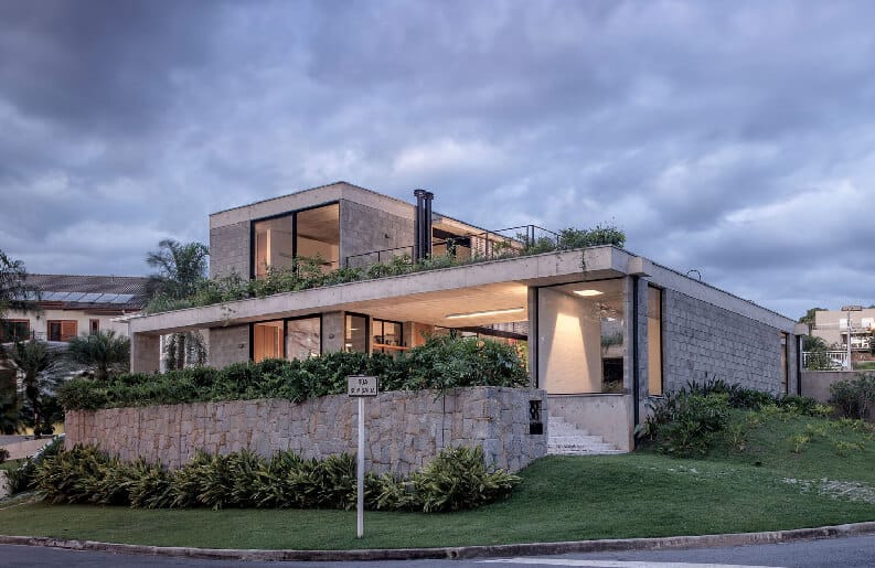 Casa con patio para dos niños, Shieh Arquitetos Associados, Leonardo Shieh 