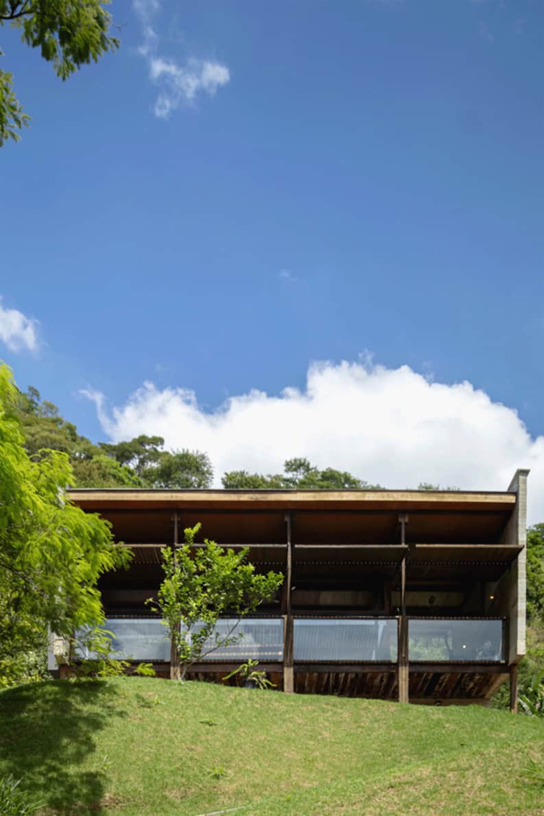 Casa de 6 mil bloques, Márcio Flávio Motta, Bruno Meneghitti, André Miguel Coronha
