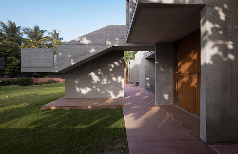 Casa de Campo Monástica by ROOMOOR