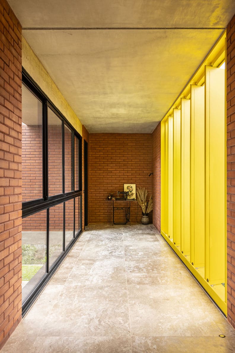 Casa de los 7 Árboles by Hersen Mendes Arquitetura