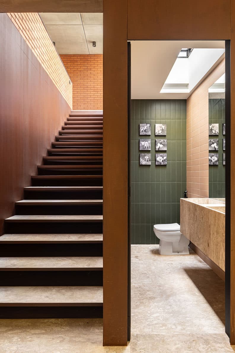 Casa de los 7 Árboles by Hersen Mendes Arquitetura