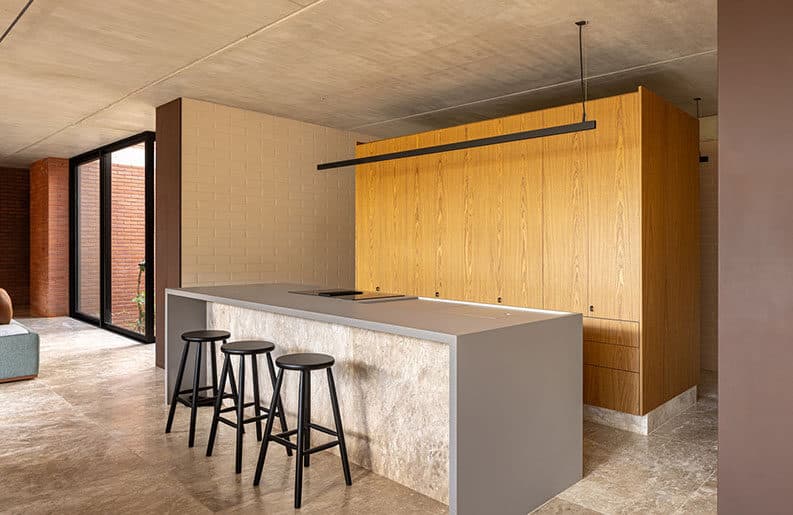 Casa de los 7 Árboles by Hersen Mendes Arquitetura