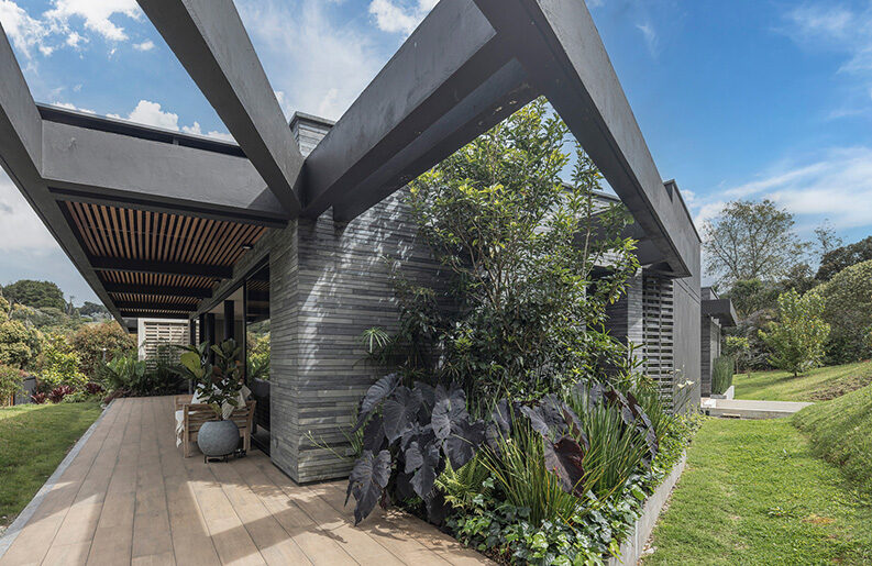 Casa de los Patios by Alejandro Restrepo-Montoya Arquitectura