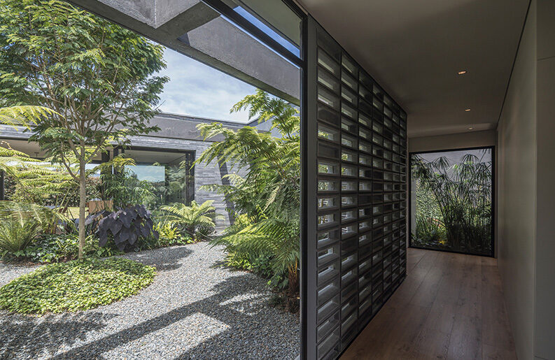 Casa de los Patios by Alejandro Restrepo-Montoya Arquitectura