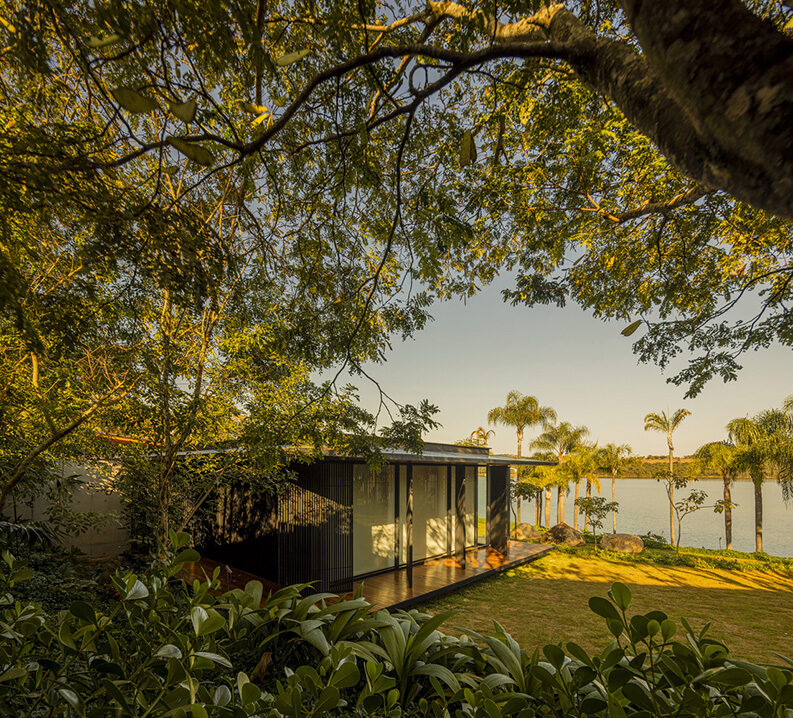 Casa del Embalse by Bernardes Arquitetura