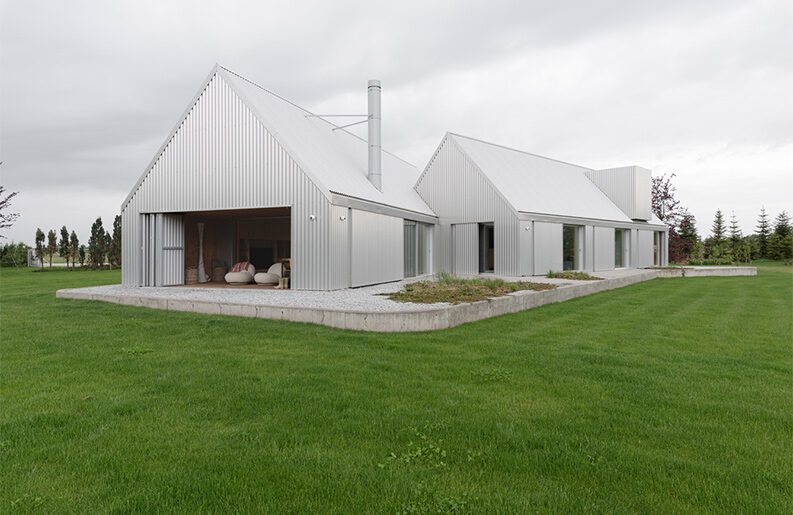 Casa del Lago by Ultra Architects