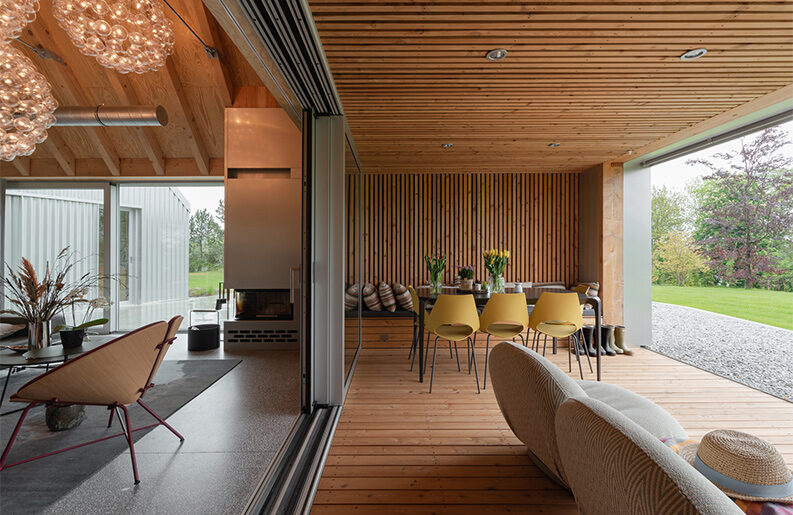 Casa del Lago by Ultra Architects