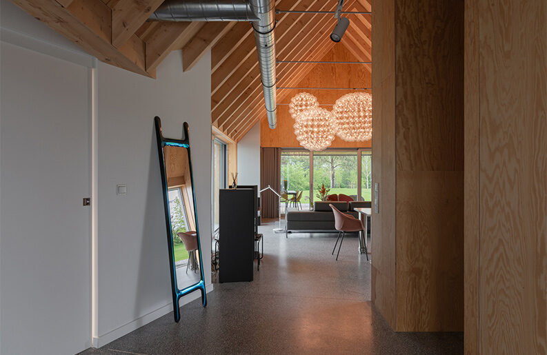 Casa del Lago by Ultra Architects
