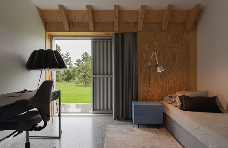 Casa del Lago by Ultra Architects