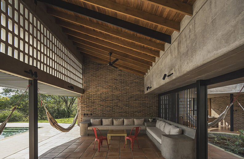 Casa en La Siria 02 by Plan:b arquitectos