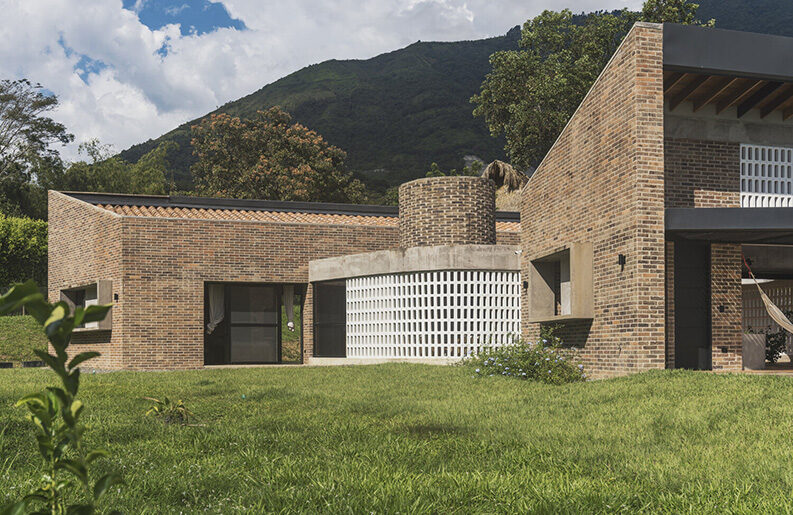 Casa en La Siria 02 by Plan:b arquitectos