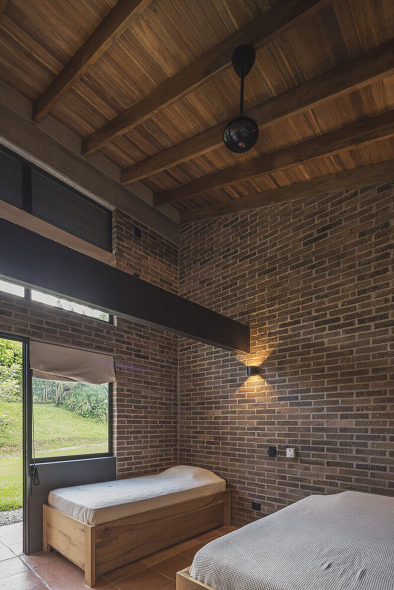 Casa en La Siria 02 by Plan:b arquitectos