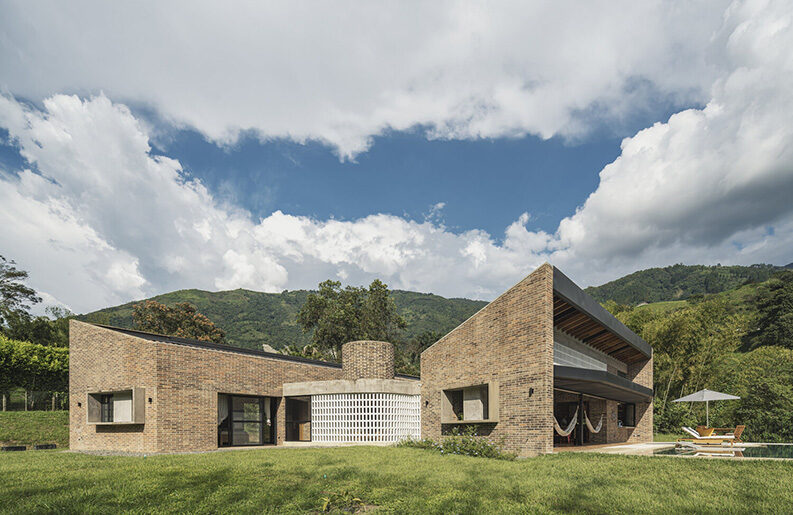 Casa en La Siria 02 by Plan:b arquitectos