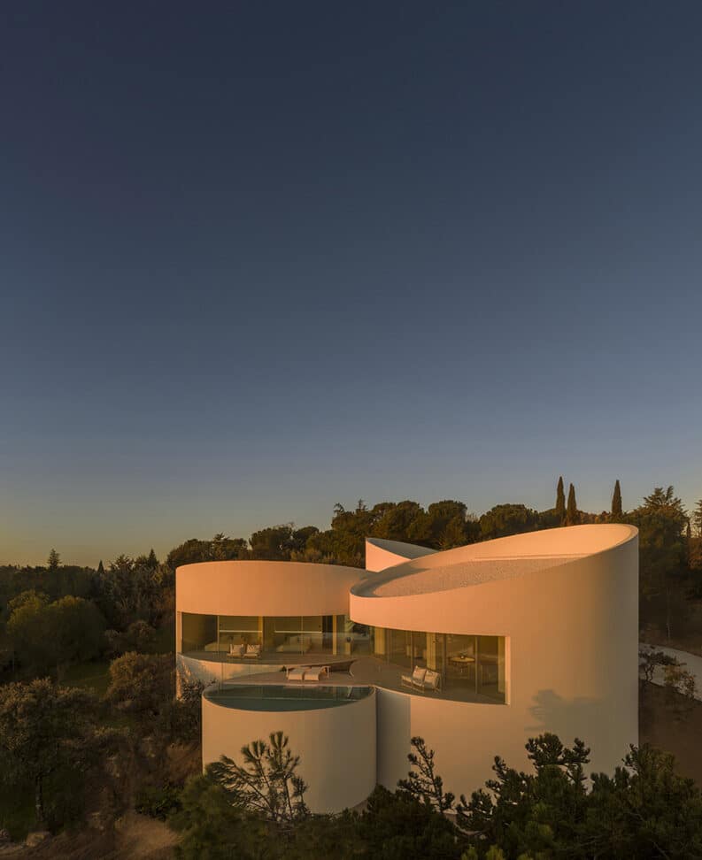 Casa en Las Rozas by Fran Silvestre Arquitectos