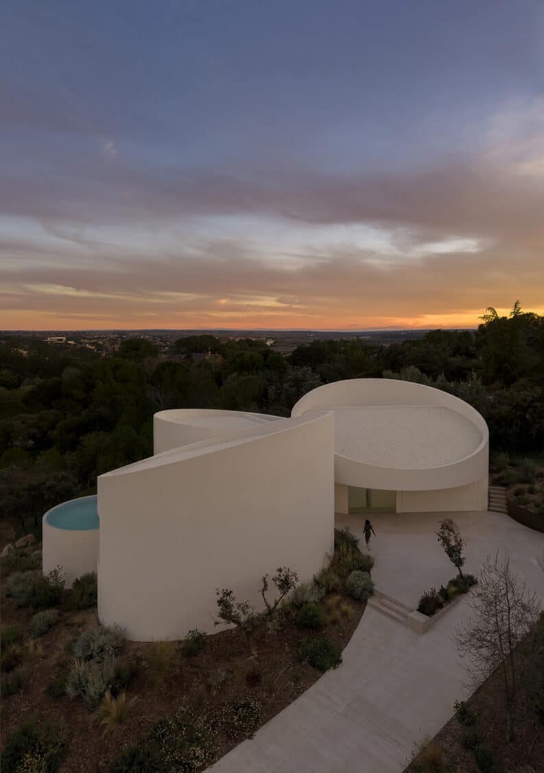 Casa en Las Rozas by Fran Silvestre Arquitectos