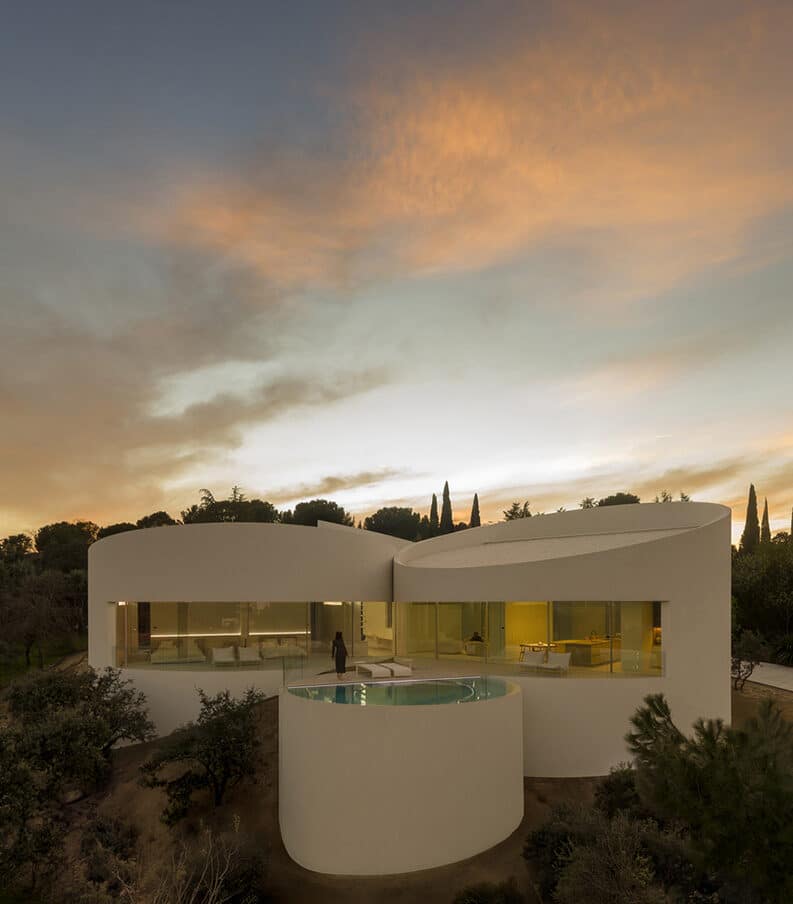Casa en Las Rozas by Fran Silvestre Arquitectos