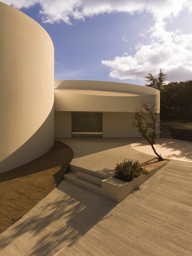 Casa en Las Rozas by Fran Silvestre Arquitectos