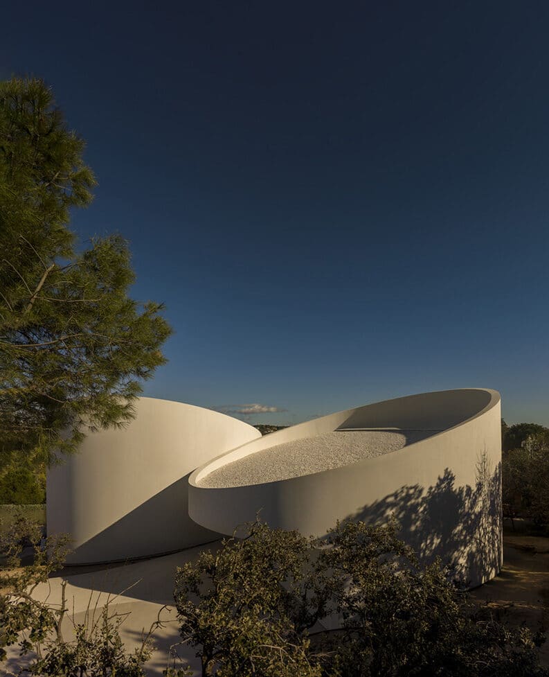 Casa en Las Rozas by Fran Silvestre Arquitectos