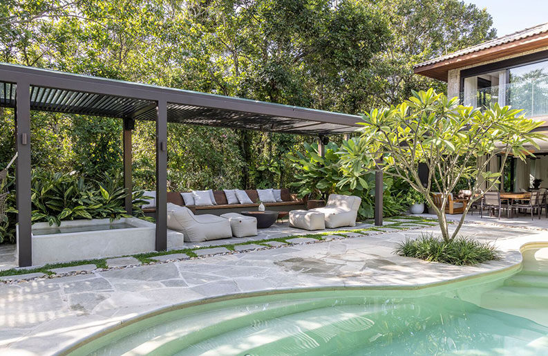 Casa en Praia da Baleia by TWO Arquitetura