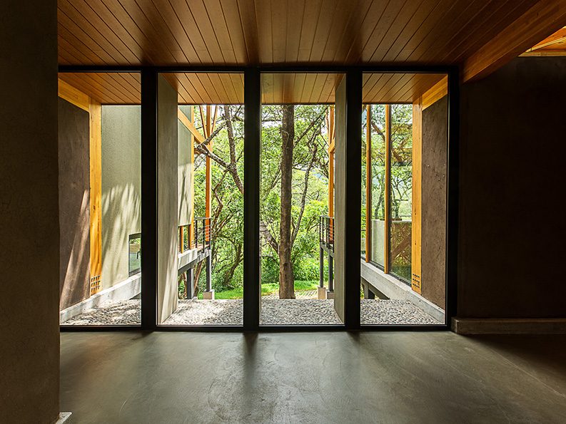 Casa en el Bosque by Espinoza Carvajal Arquitectos
