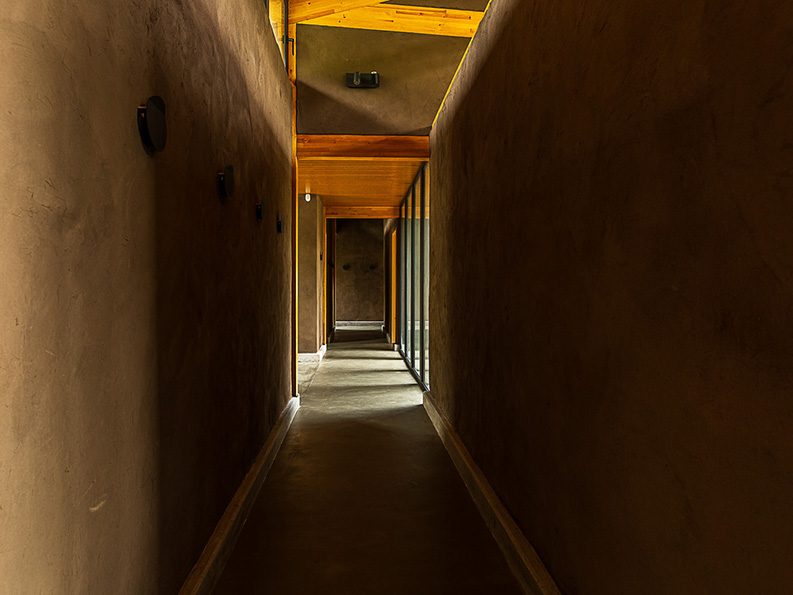 Casa en el Bosque by Espinoza Carvajal Arquitectos