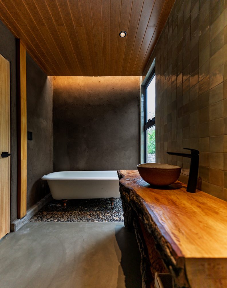 Casa en el Bosque by Espinoza Carvajal Arquitectos