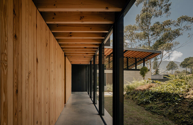 Casa en el Embalse by Obranegra Arquitectos
