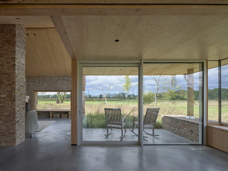 Casa en la Pradera by Team Tonbo