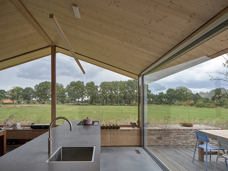Casa en la Pradera by Team Tonbo
