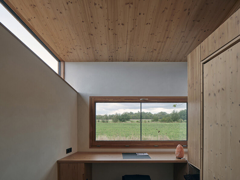 Casa en la Pradera by Team Tonbo