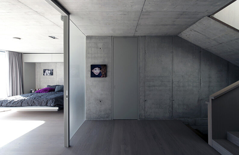 Casa escalonada by OFIS Architects