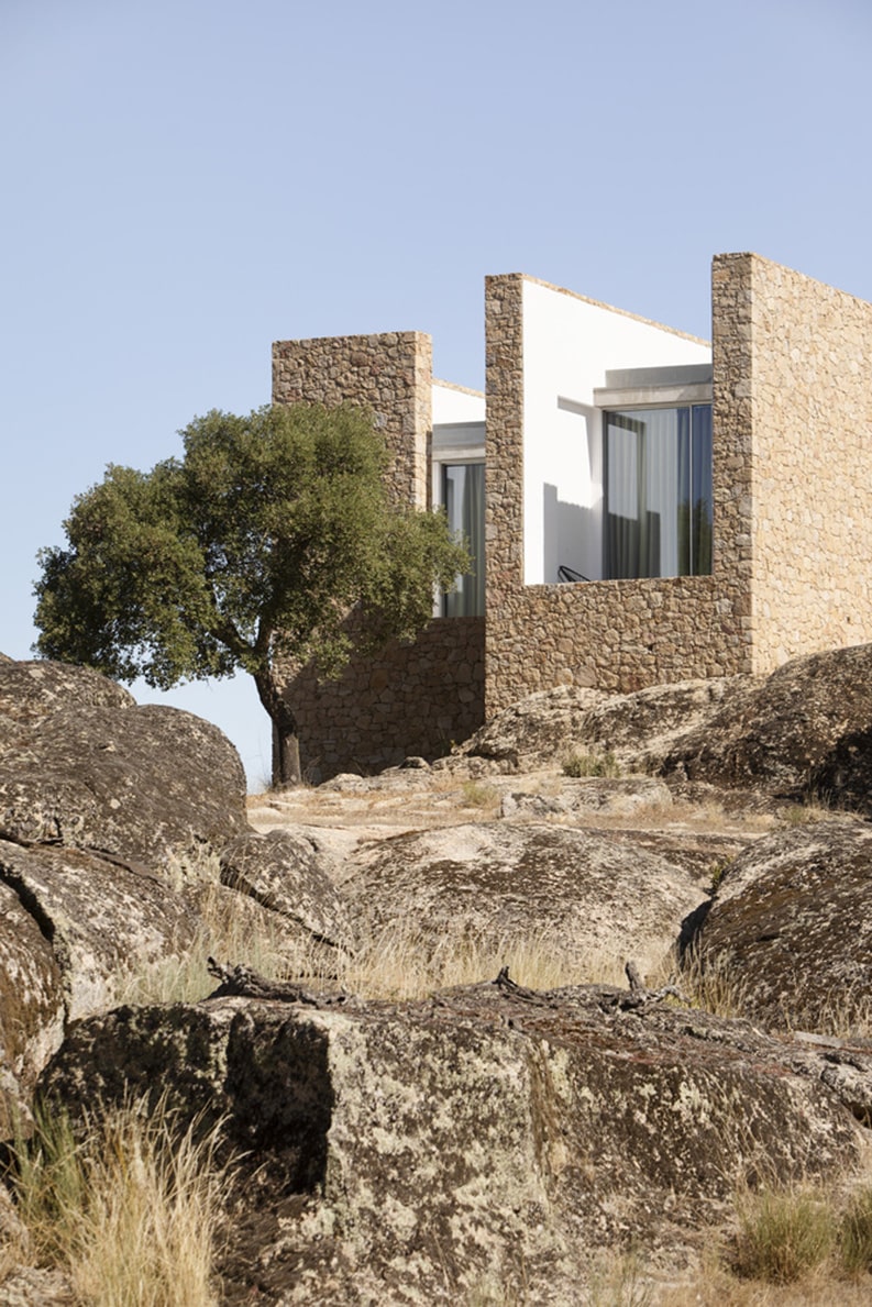 Casa estudio en Castelo de Vide by Atelier Landauer