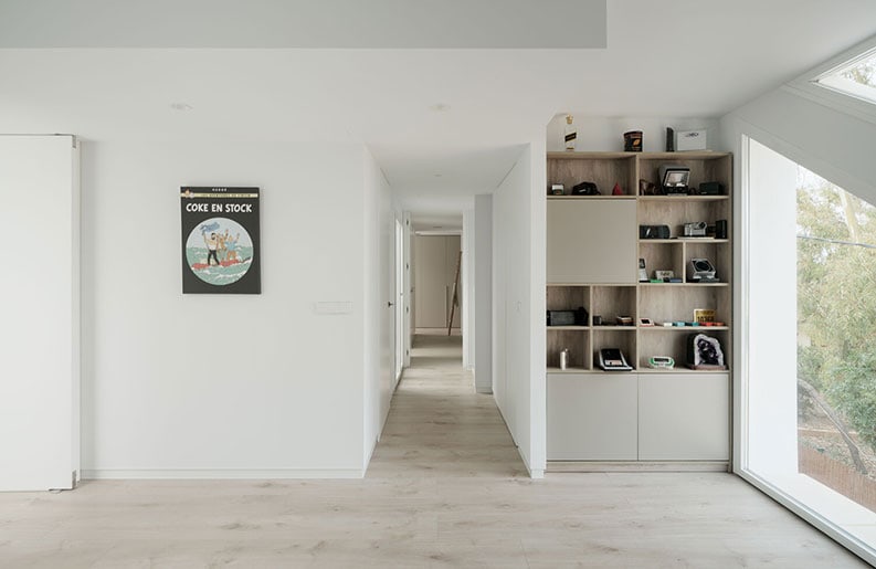 Casa más que blanca