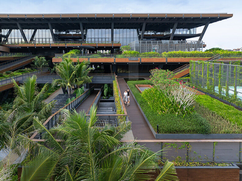Centro de Actividades para Trabajadores de Haikou by CADG