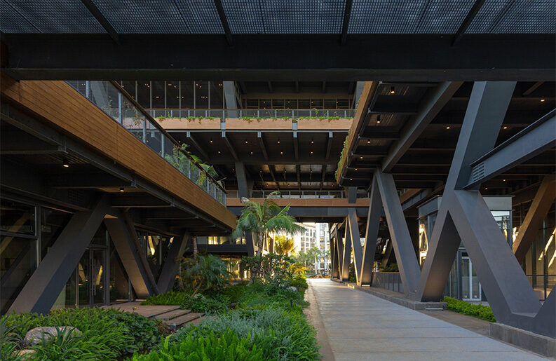 Centro de Actividades para Trabajadores de Haikou by CADG