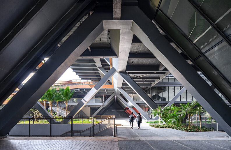 Centro de Actividades para Trabajadores de Haikou by CADG
