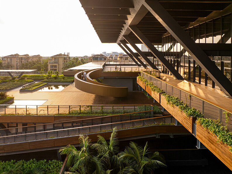Centro de Actividades para Trabajadores de Haikou by CADG