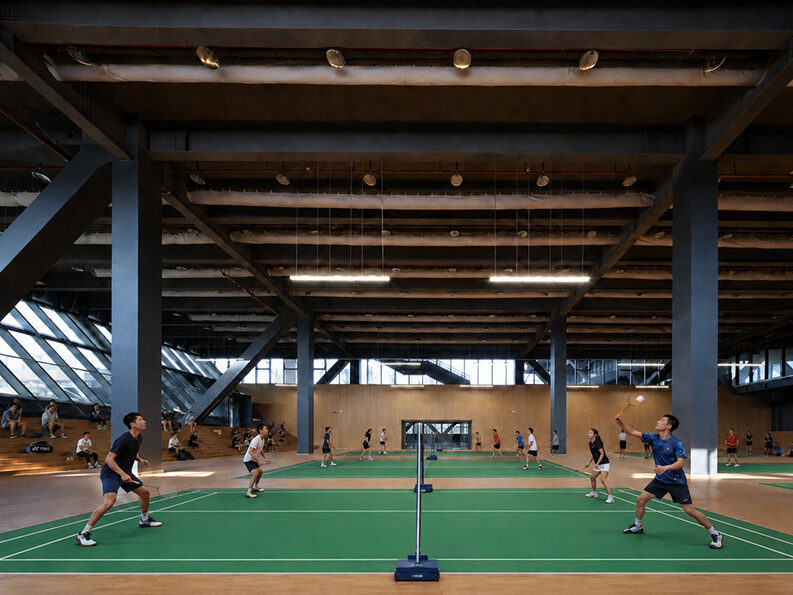 Centro de Actividades para Trabajadores de Haikou by CADG