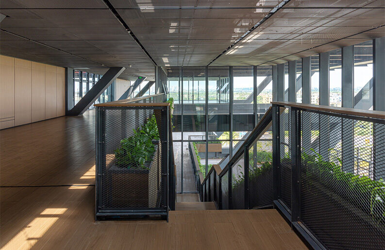 Centro de Actividades para Trabajadores de Haikou by CADG
