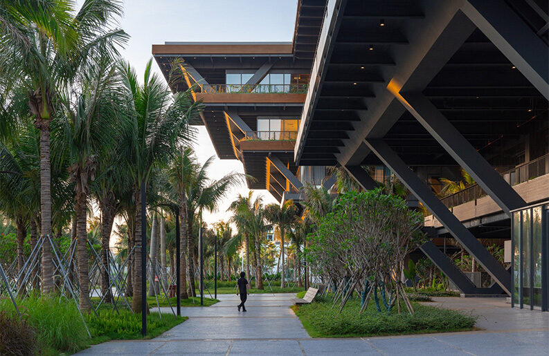 Centro de Actividades para Trabajadores de Haikou by CADG