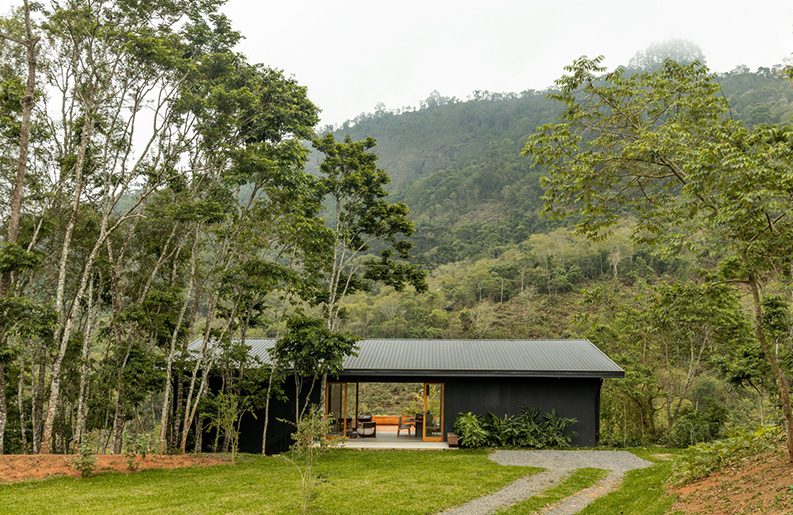 Chalet del Bosque by Angá Arquitetura