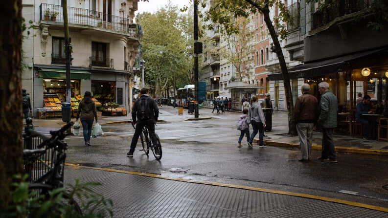 Ciudad de 15 minutos: el urbanismo que vuelve a caminar