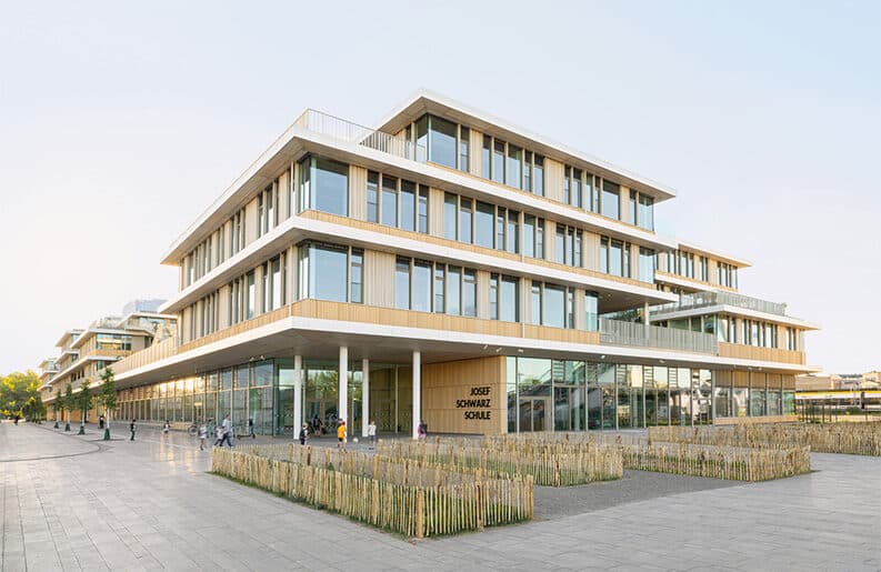 Colegio Josef Schwarz by Behnisch Architekten