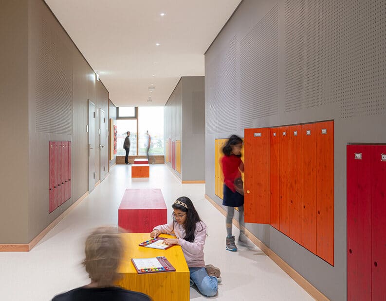 Colegio Josef Schwarz by Behnisch Architekten