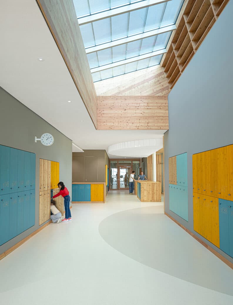 Colegio Josef Schwarz by Behnisch Architekten