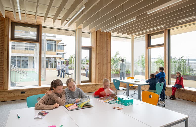 Colegio Josef Schwarz by Behnisch Architekten